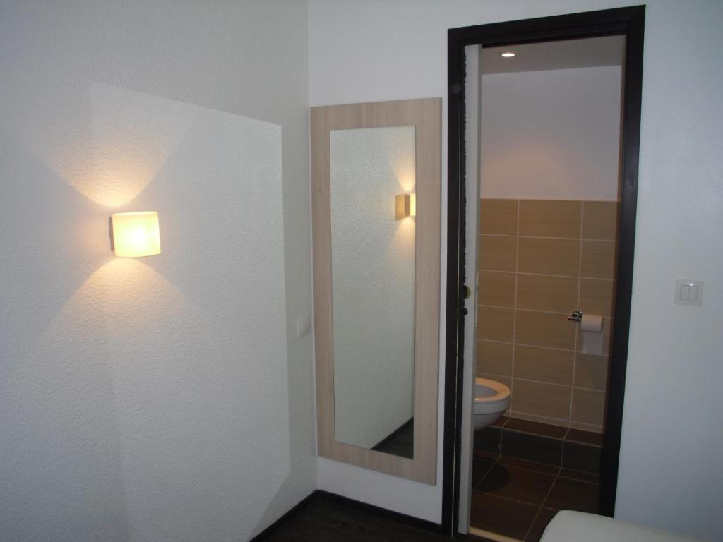 Hotel Paradise Vitrolles (Bouches-du-Rhone) Quarto foto